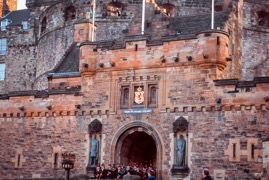 Edinburgh Castle Evening 02-2.jpg